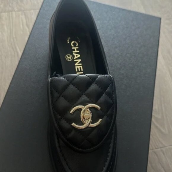 Chanel Turnlock loafers size 37.5 black/gold hardware sole protector applied - Picture 3 of 6